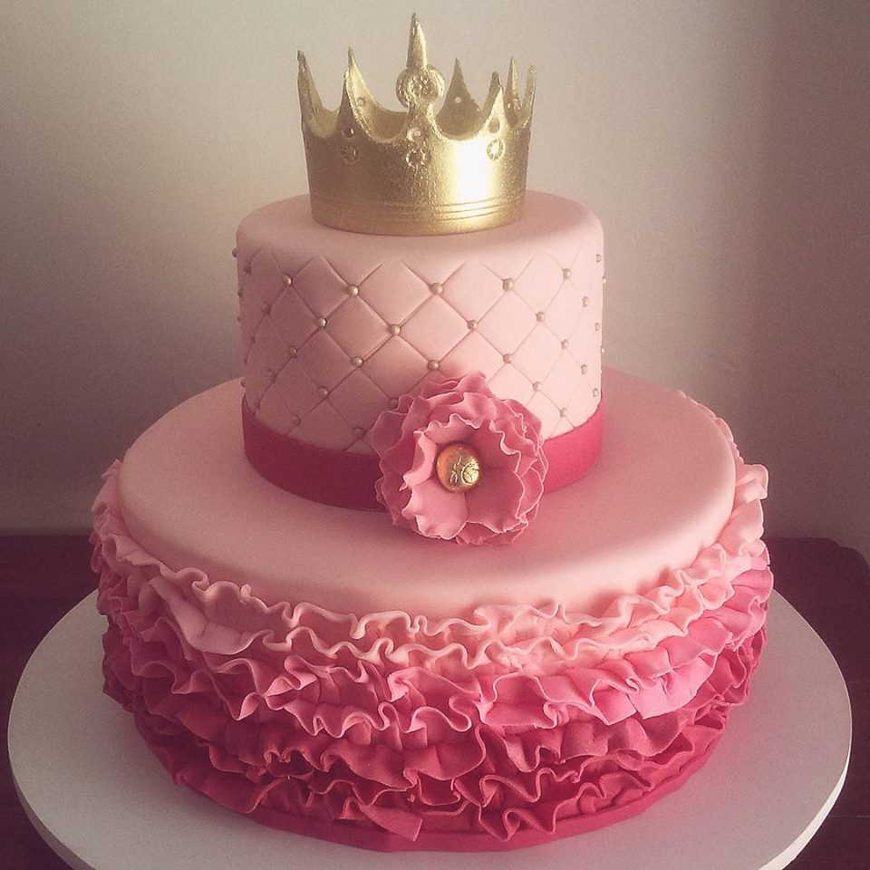 Mais de 20 ideias de bolos com o tema Princesa Realeza – Inspire sua