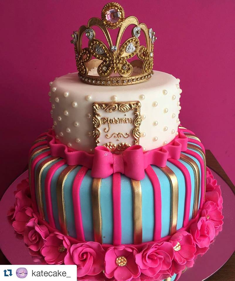 Mais de 20 ideias de bolos com o tema Princesa Realeza – Inspire sua
